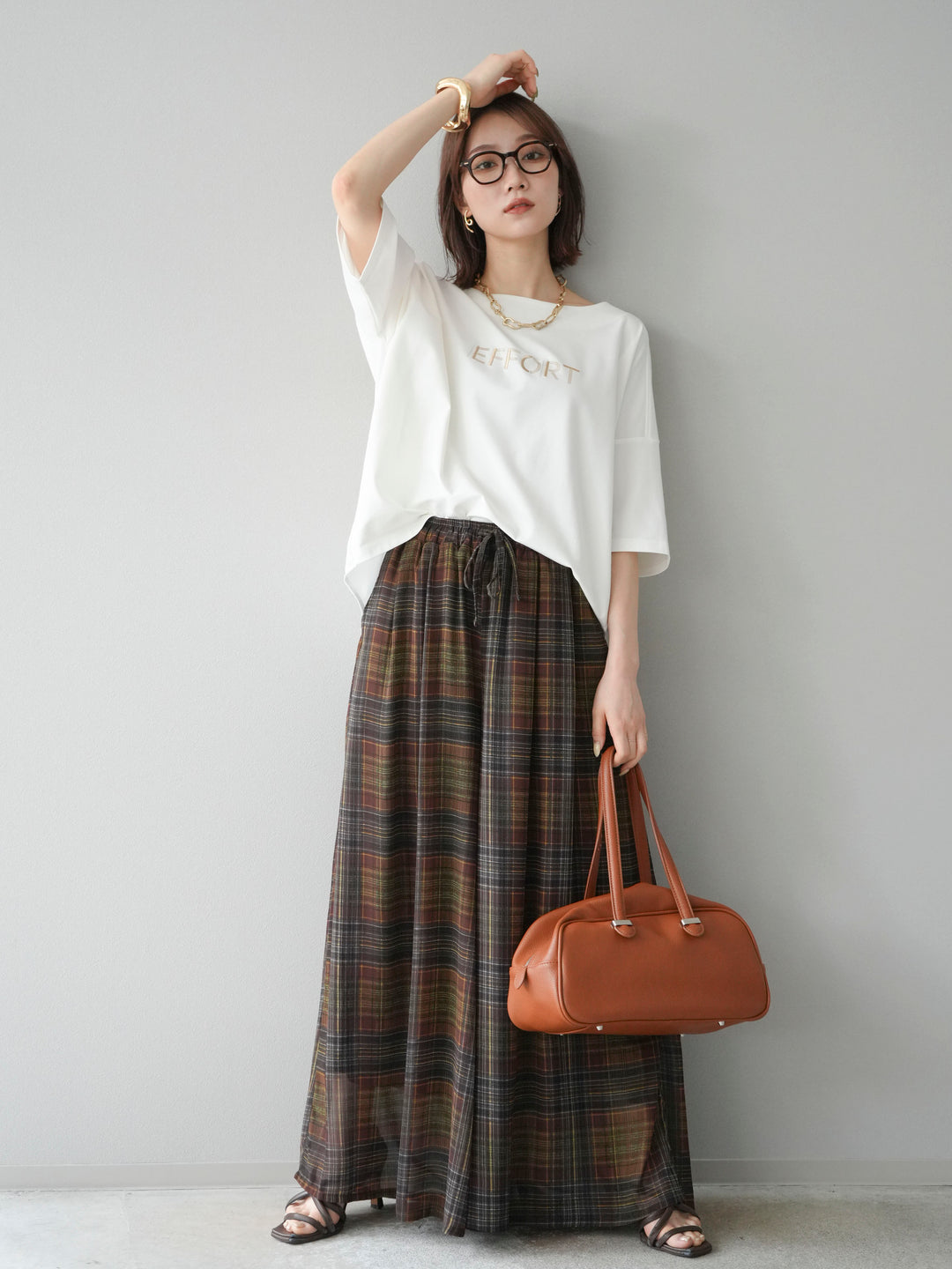 [套裝] 不同材質金屬標誌刺繡 x 印花T卹 + 透視格紋寬鬆褲（2 件套）