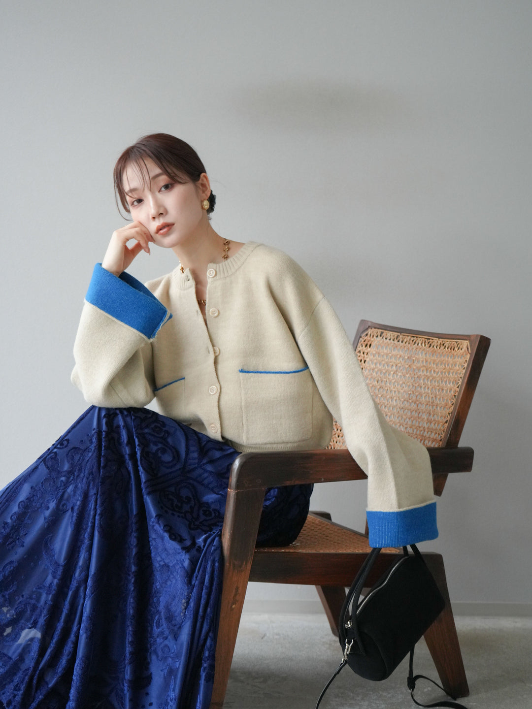 [SET]バイカラーオーバーニットカーディガン+アンティーク柄フロッキーマキシスカート(2set)