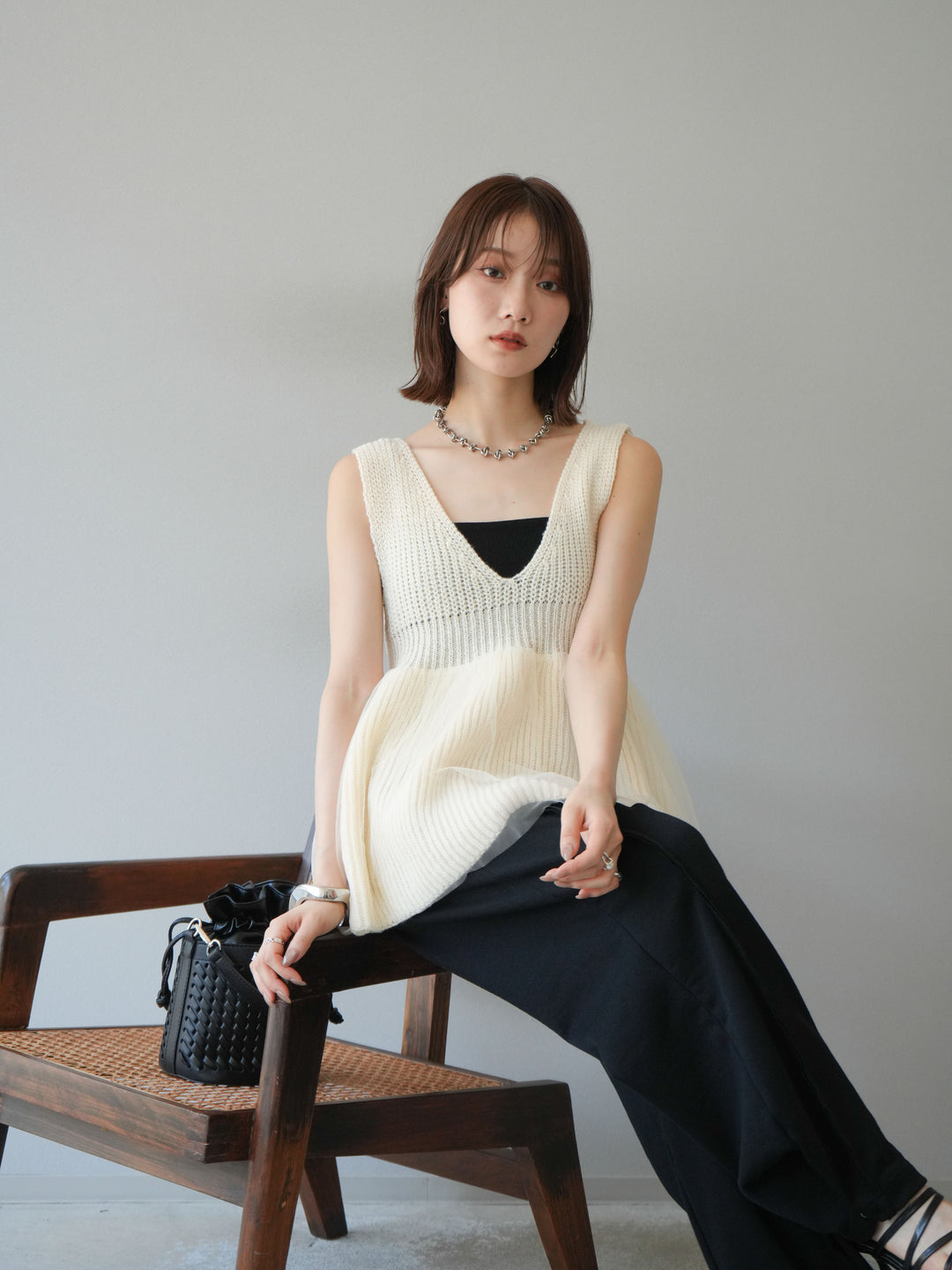 [SET] 薄紗層疊荷葉邊針織背心 + 兩用設計運動褲（2 件組）