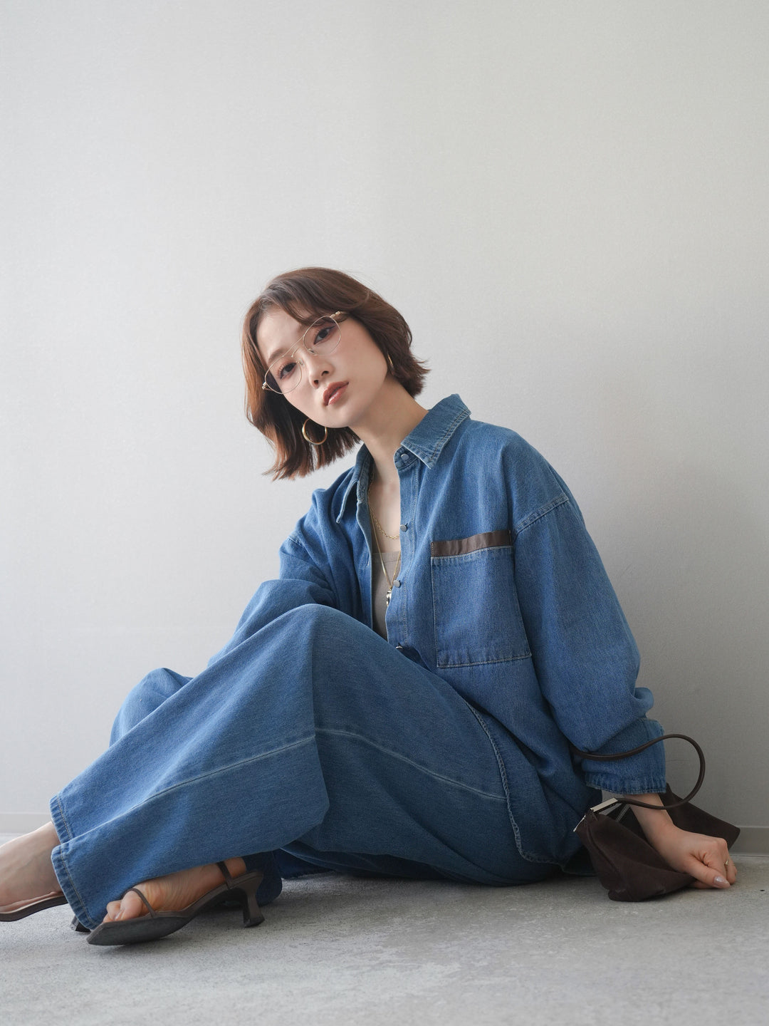 [SET]ポイントレザーオーバーデニムシャツ+ドロストワイドデニムパンツ(2set)