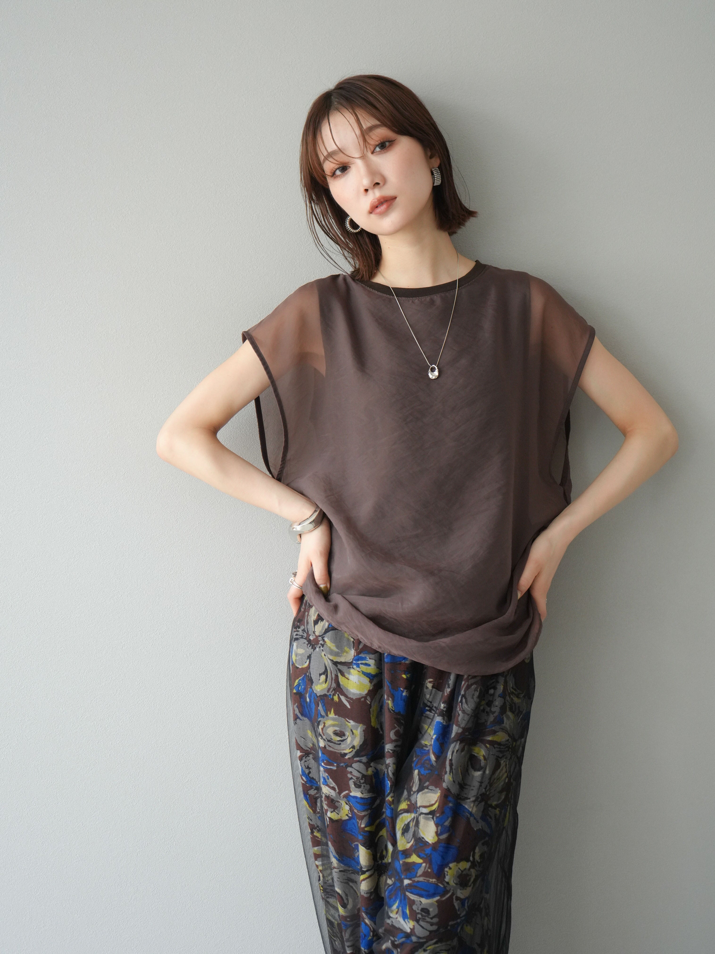 予約]シアーレイヤードトップス/ダークブラウン – Lumier