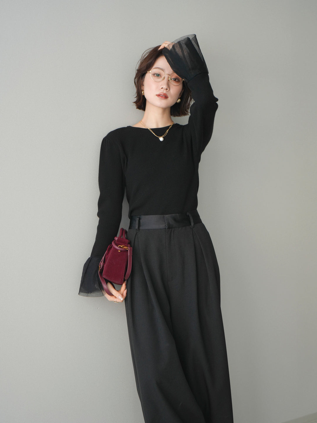 [SET]袖チュールパワショルリブニットトップス+サテンベルトタックワイドパンツ(2set)