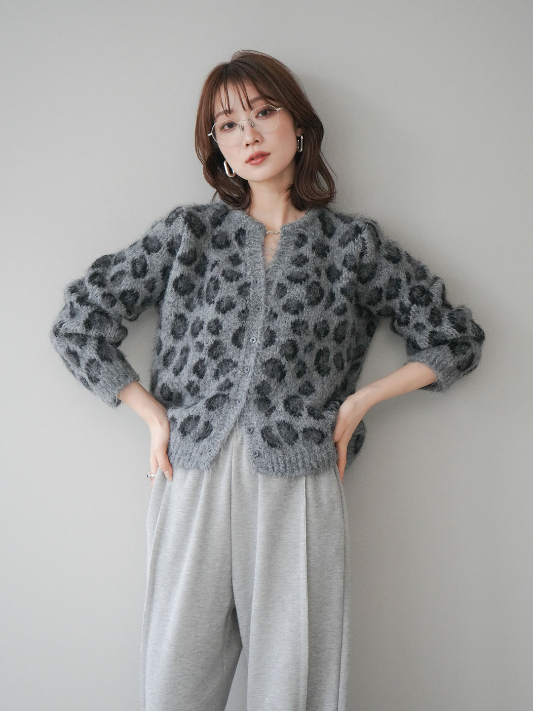 [SET]モヘアタッチレオパード柄ニットカーディガン+選べるアクセセット(2set)