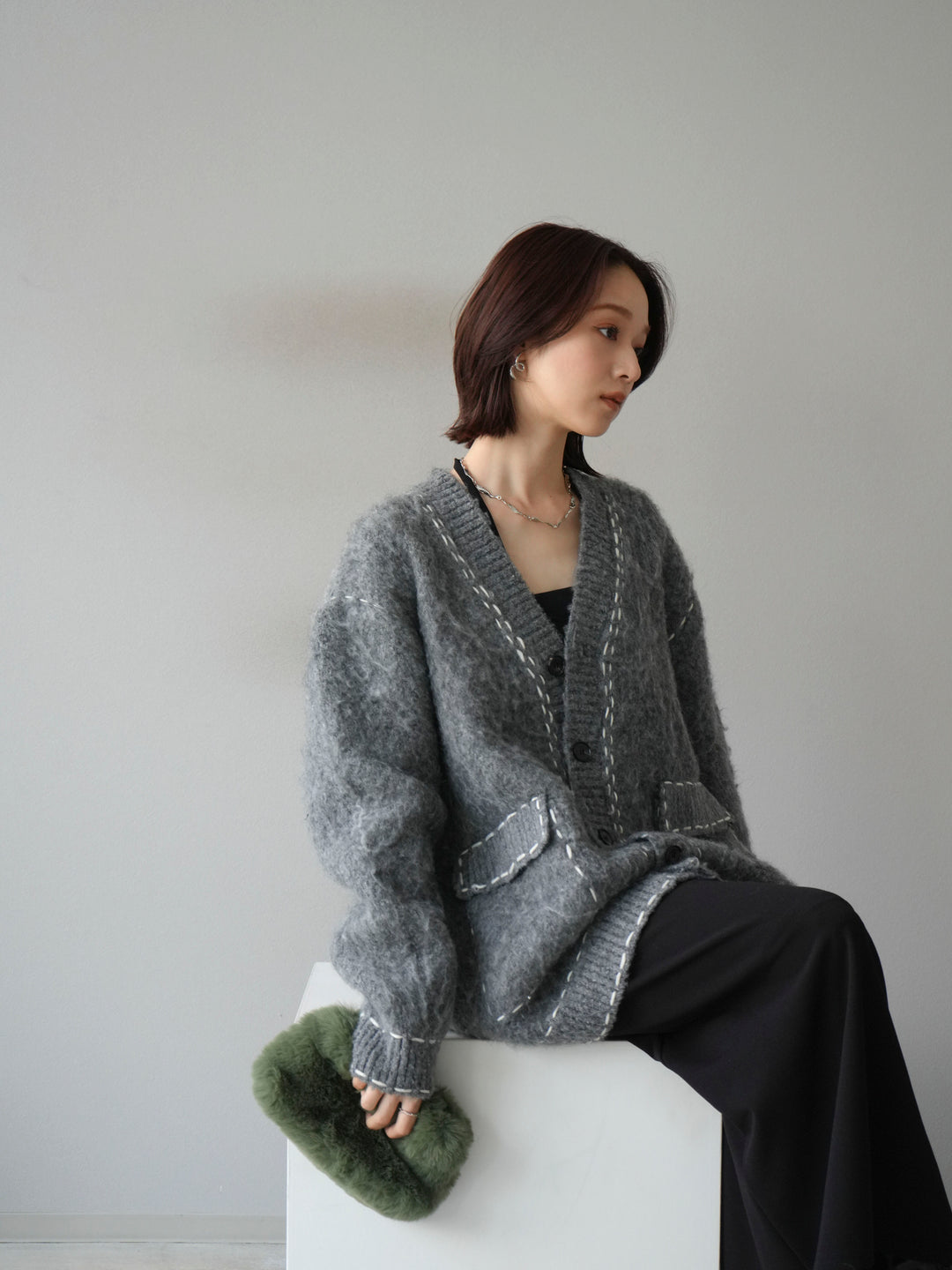 [予約]ステッチVネックニットカーディガン/グレー
