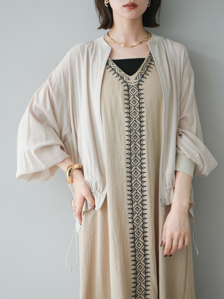 【預購】刺繡V領洋裝/米色