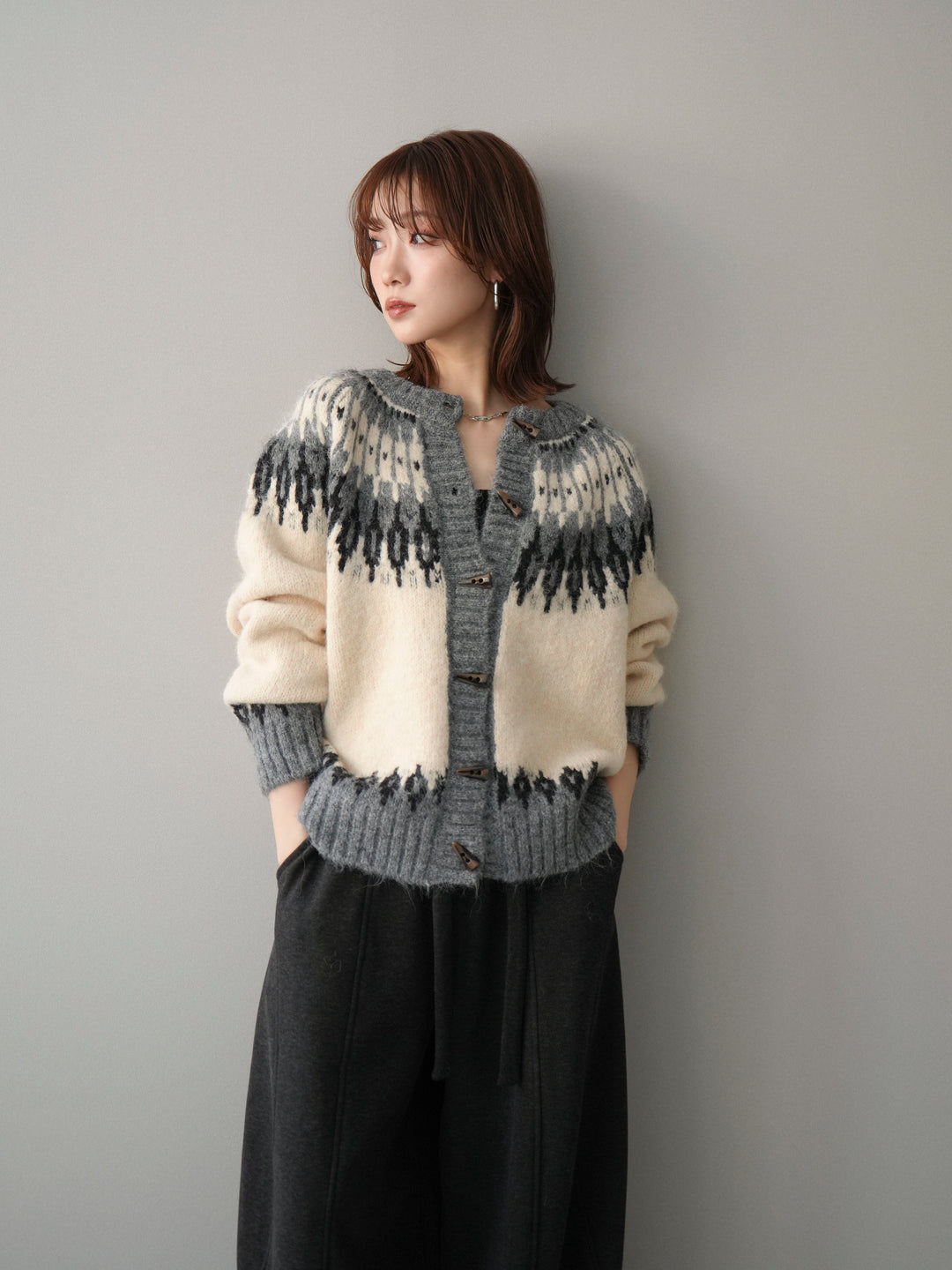 [SET]トグルボタン求心柄ニットカーディガン+トグルボタン求心柄ニットカーディガン(2set)