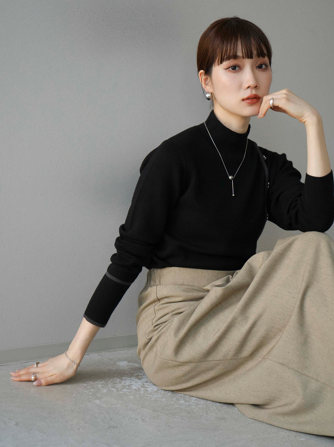 [予約]ボトルネック配色デザインボタンニットトップス/ブラック