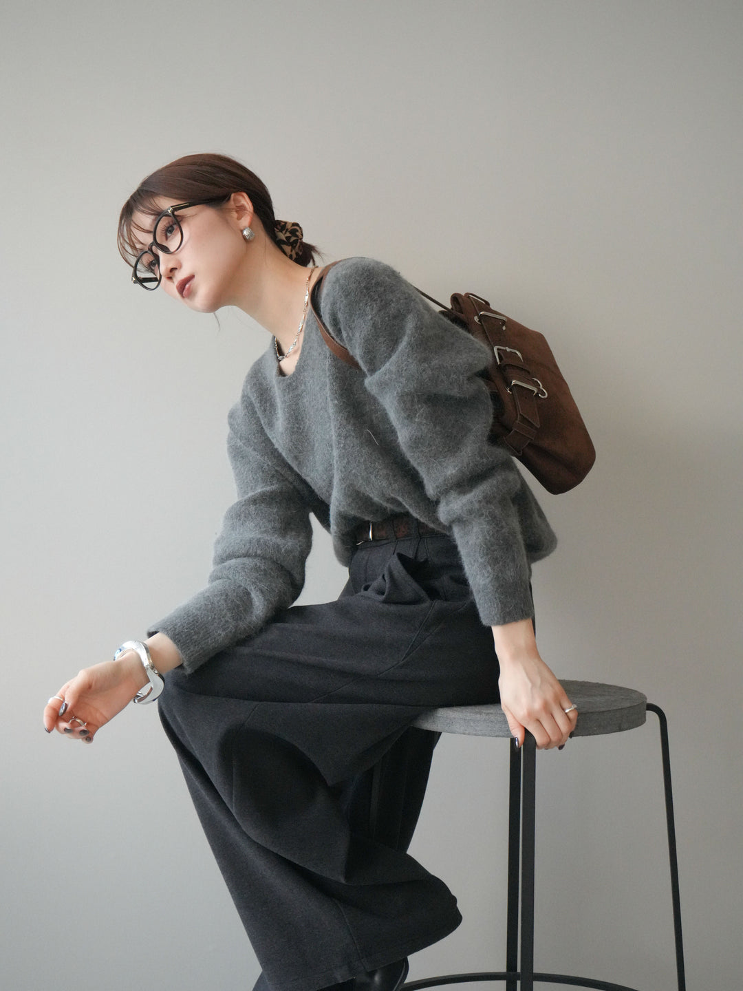 [SET]シュシュ付きアンゴラタッチVネックニットプルオーバー+シュシュ付きアンゴラタッチVネックニットプルオーバー(2set)