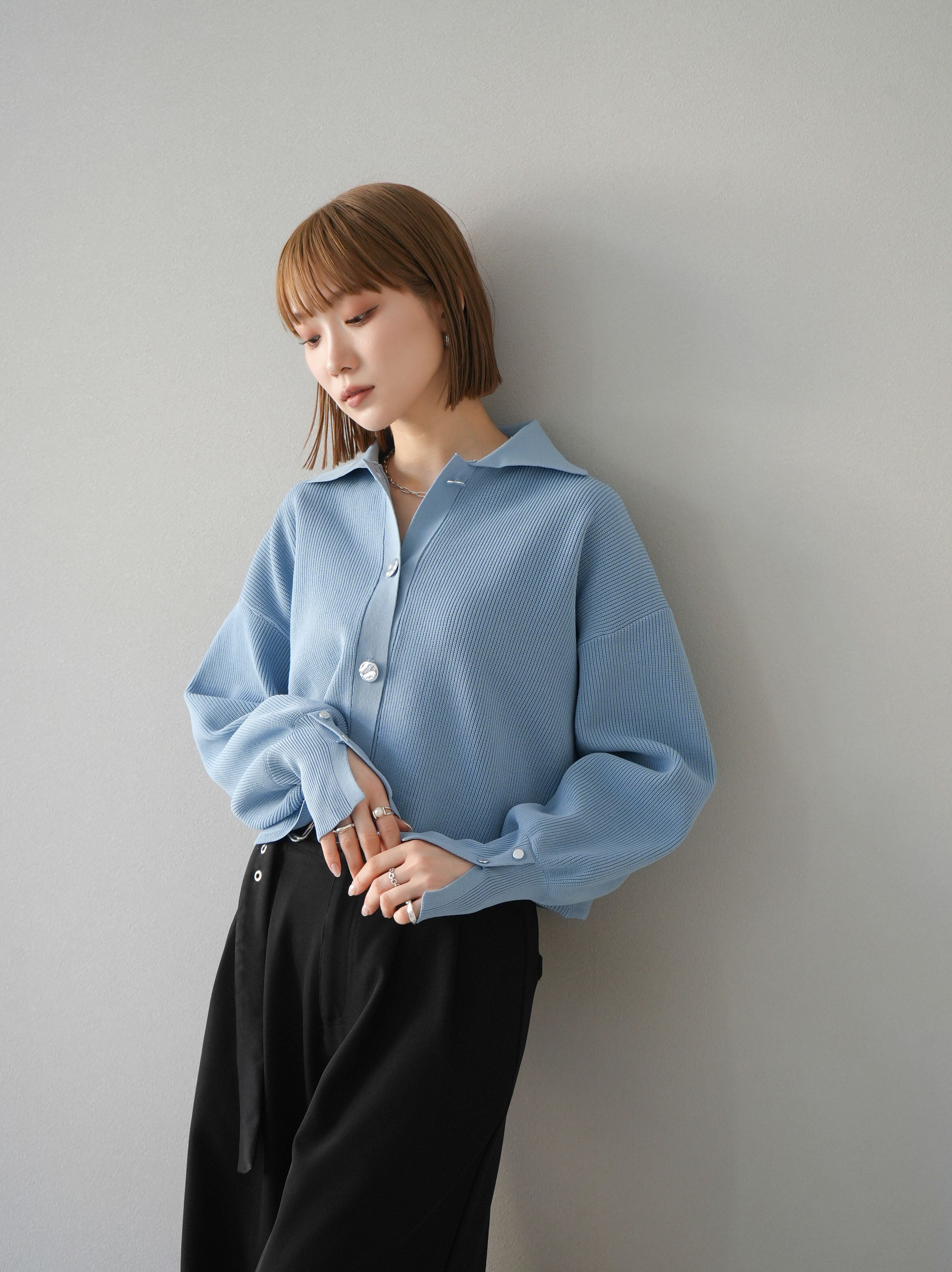 予約]ボリュームスリーブポロニットカーディガン/ブルー – Lumier