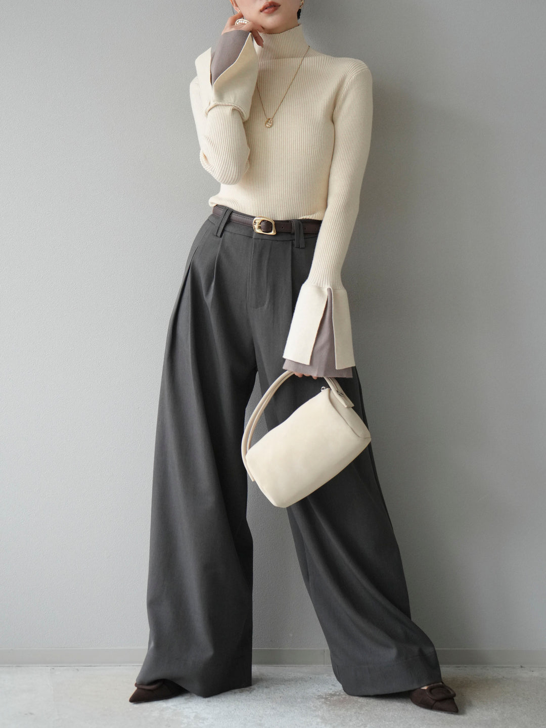 [SET] 疊層喇叭袖高領針織上衣 + 雙褶寬褲 (2 套)