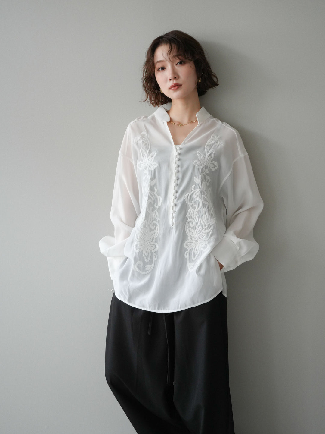 【預購】前繩刺繡襯衫/白色