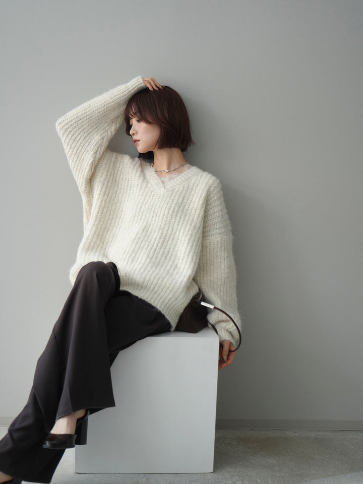 [予約]Vネックレースニットプルオーバー/white