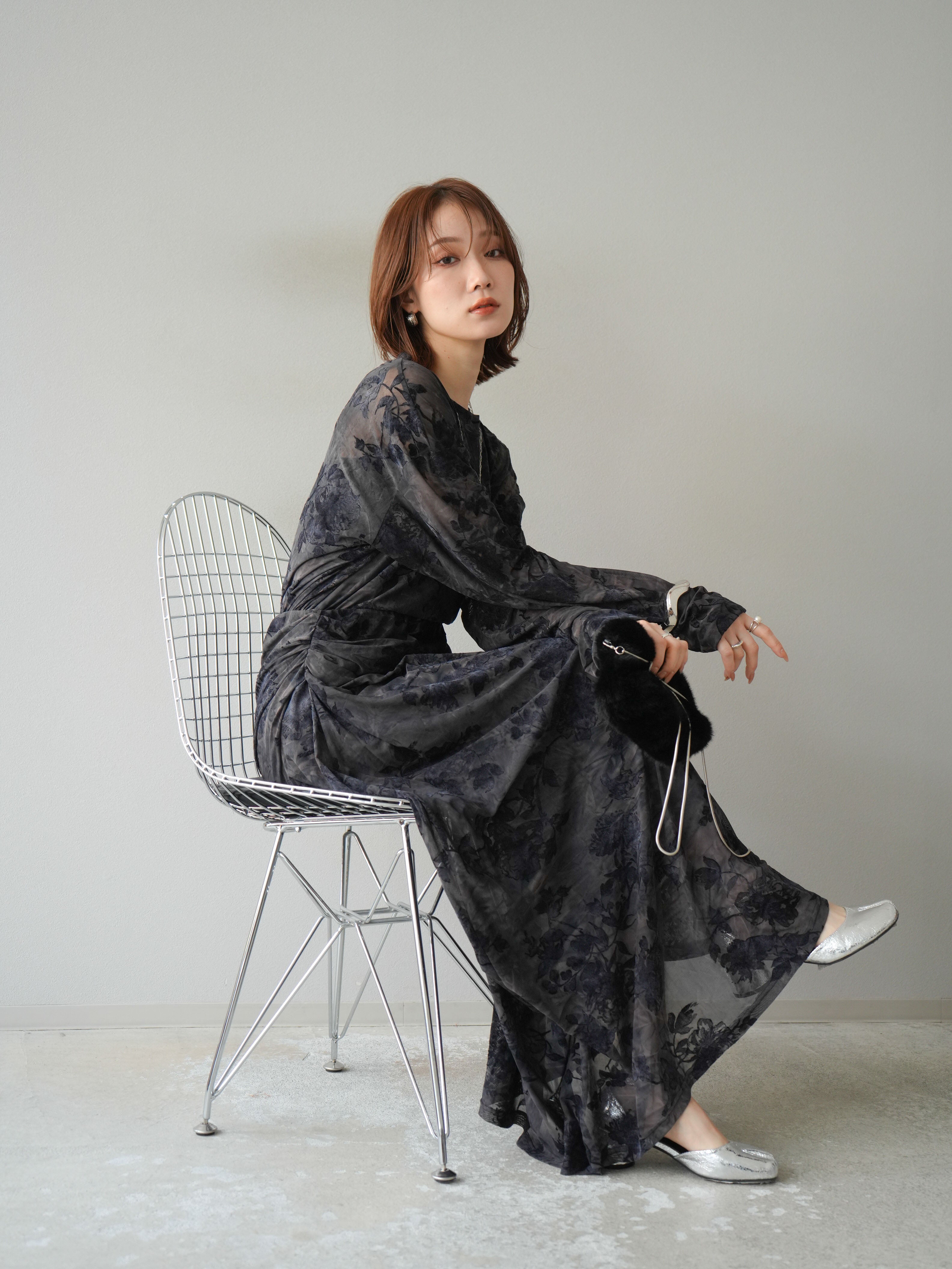 【2SET】パールデザインキーネックワンピース+フラワーフロッキーシアートップス Lumier/リュミエ][SET]パールデザインキーネックワンピース+