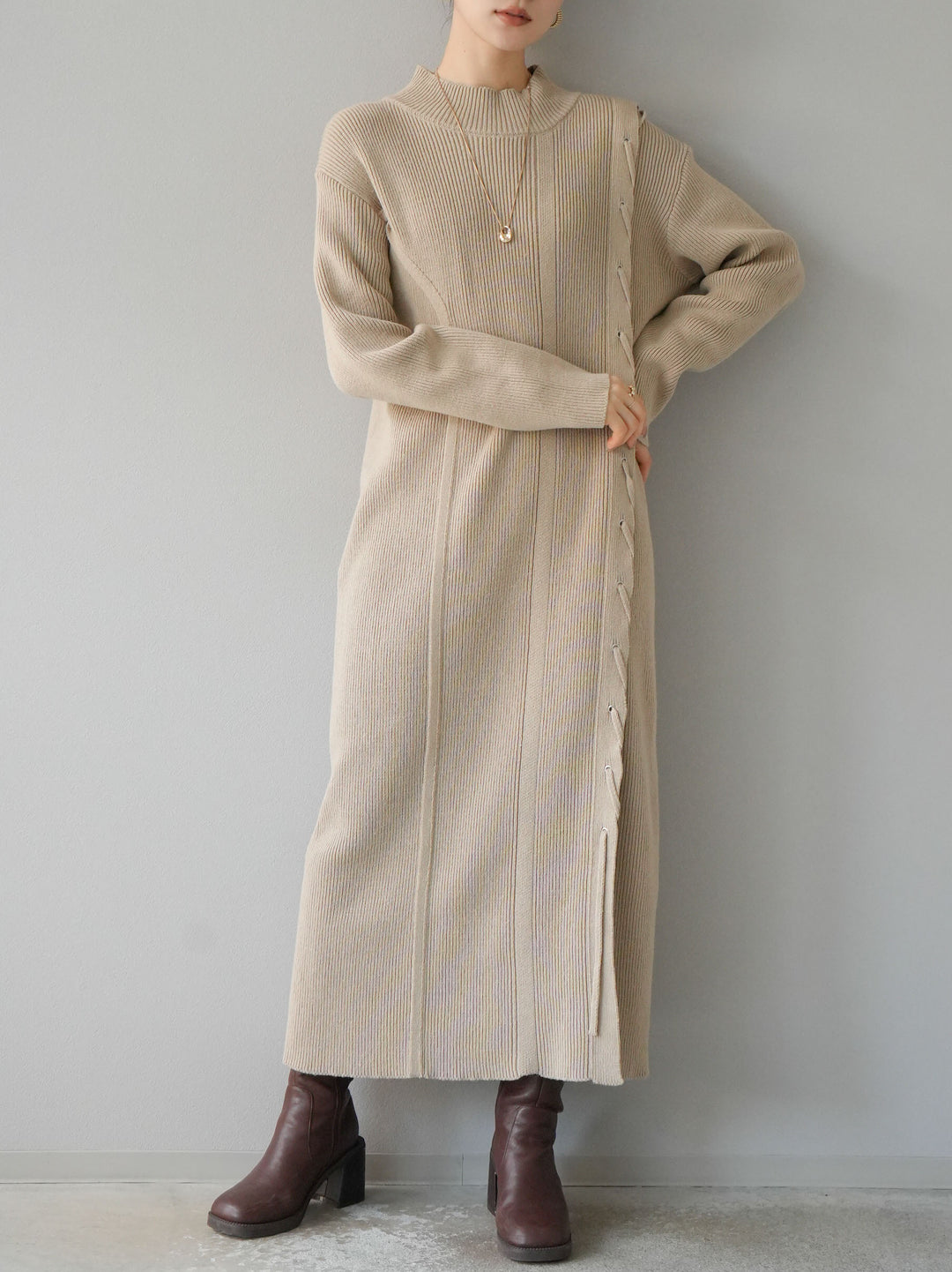 [SET] 不對稱繫帶高領針織連身裙 + 可選飾品套裝 (2套)