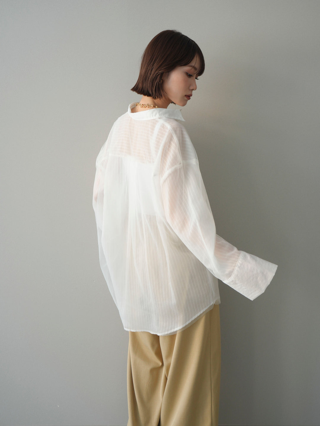 [予約]チュールレイヤードストライプシアーシャツ/offwhite
