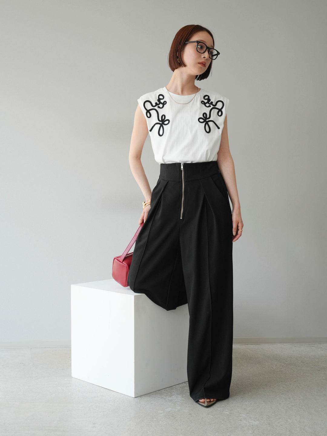 [SET]コード刺繍フレンチスリーブTシャツ+ジップタックワイドパンツ(2set)