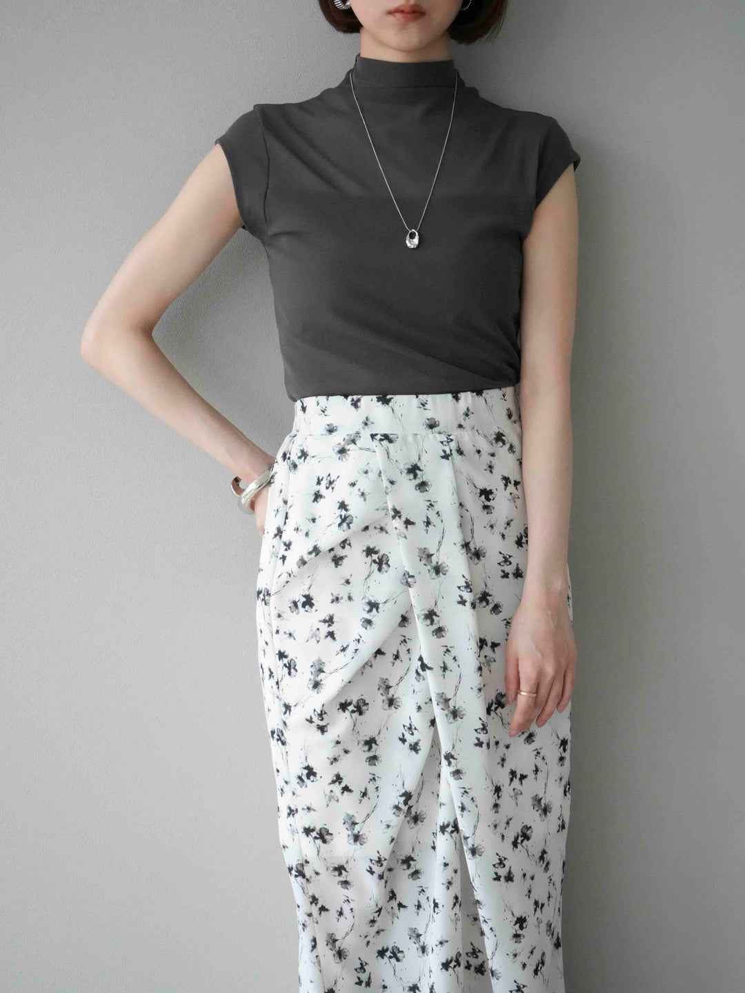 [予約]シアー切替ストレッチトップス/チャコール