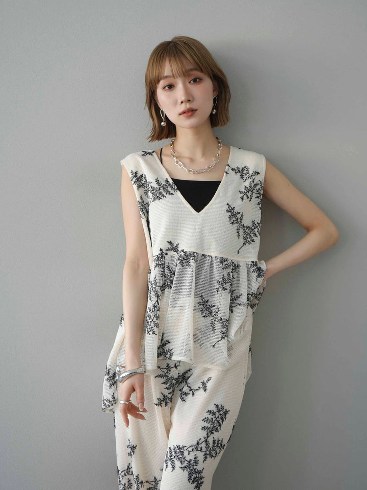 [予約]リーフ柄メッシュVネックフレアトップス/アイボリー