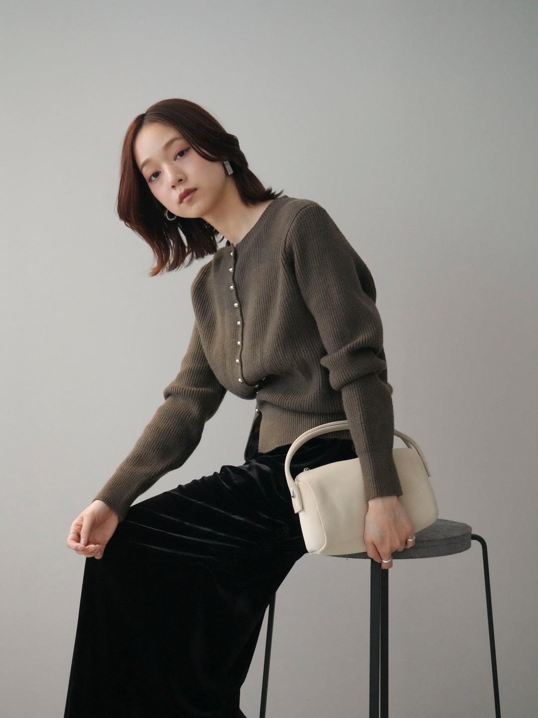 [SET]シルバーボタン畦編みニットカーディガン+ギャザーベロアスカート(2set)