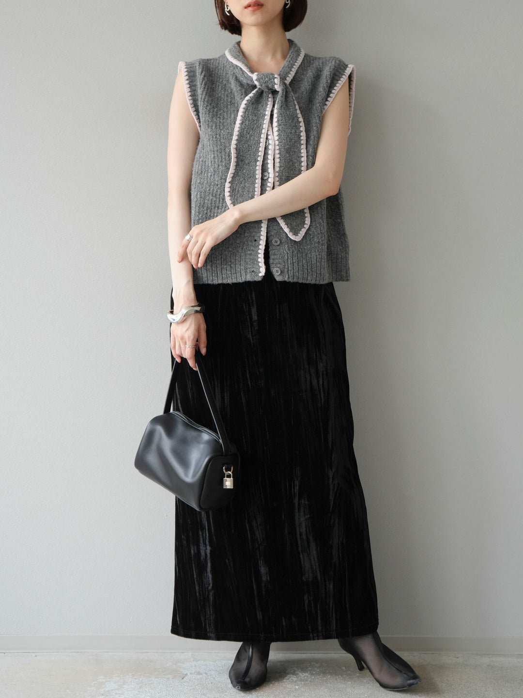 [予約]ステッチデザインボウタイニットベスト/グレー