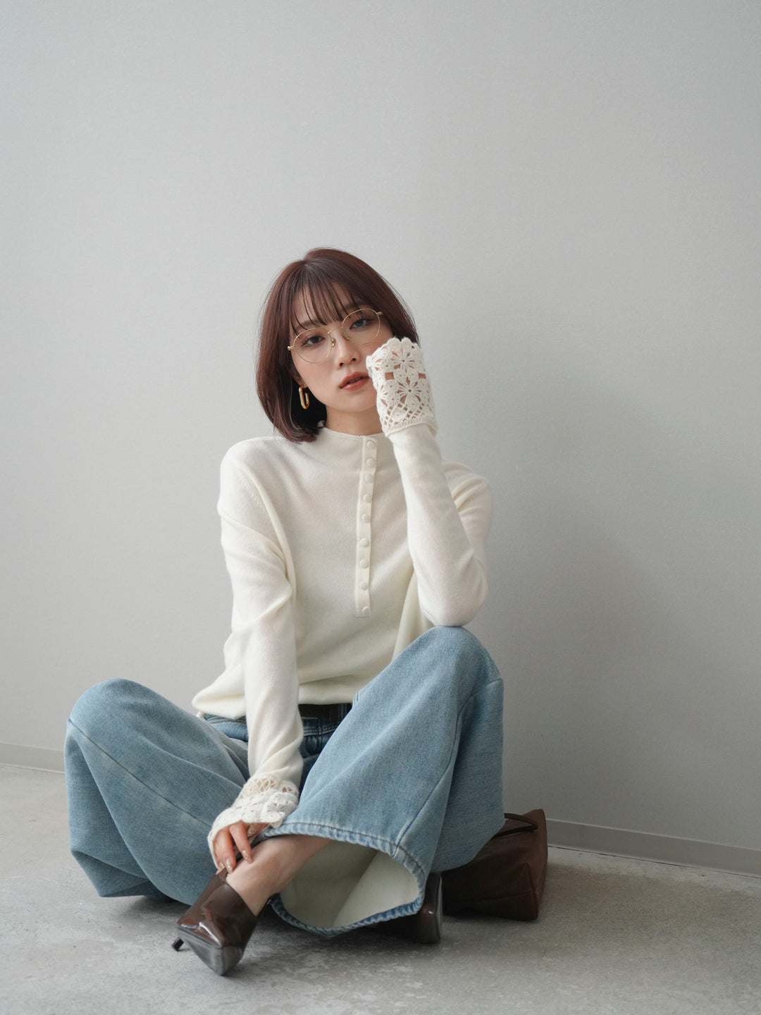 [予約]袖スカラップレースフロントボタンウールニットトップス/white