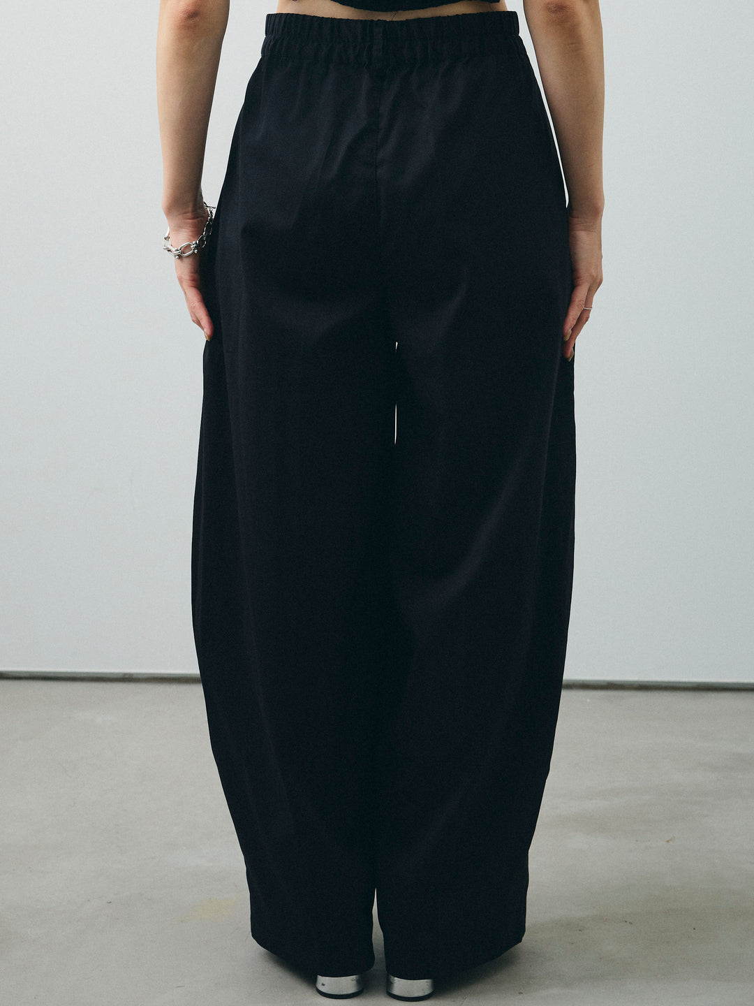 [予約]コクーンワイドチノパンツ/ブラック