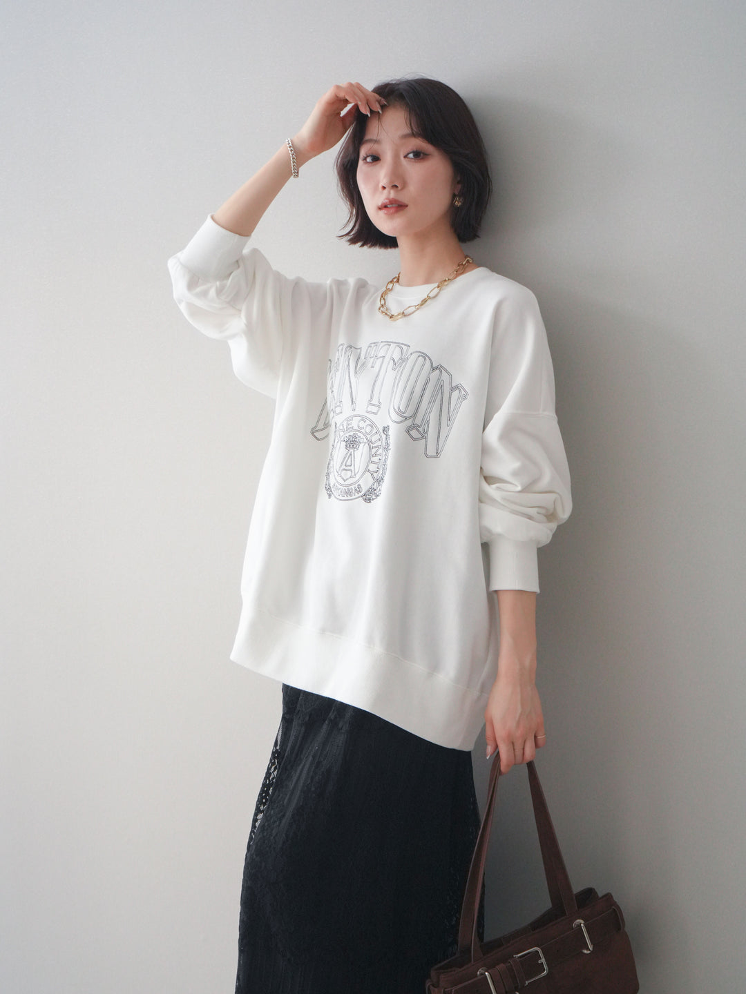 [予約]カレッジロゴ刺繍BIGスウェットプルオーバー/offwhite