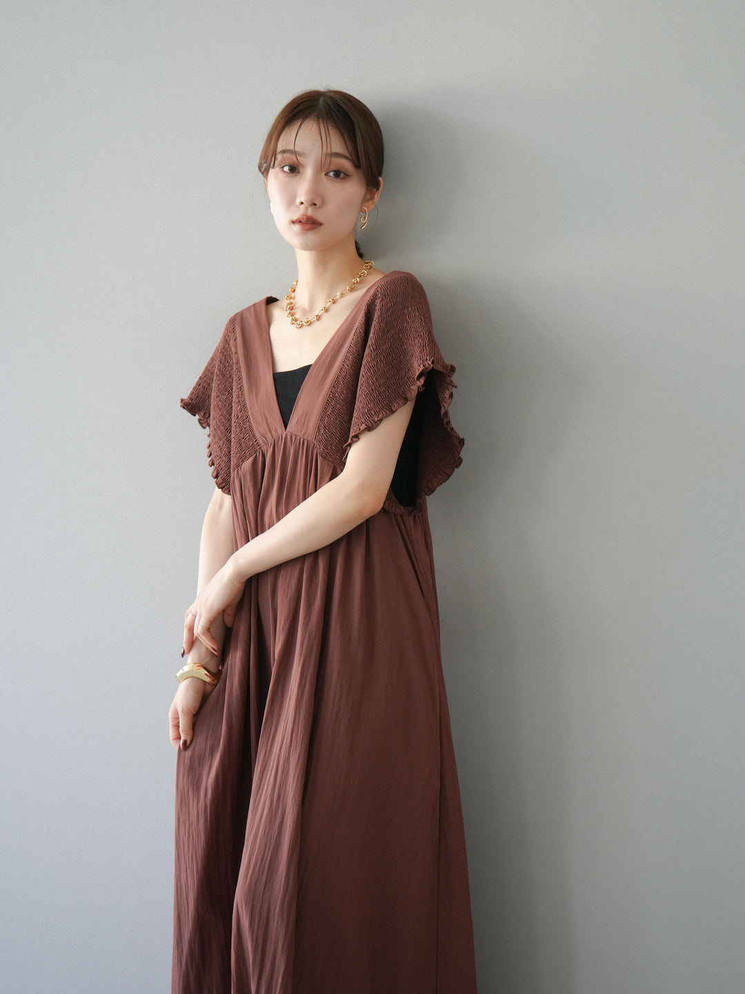 【預購】褶皺V領洋裝/棕色