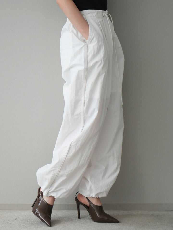 [予約]ドロストサイドラインナイロンパンツ/off