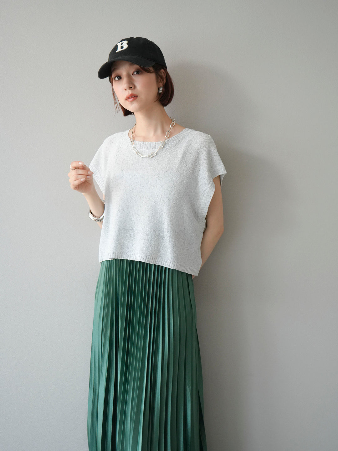 [SET]ネップヤーンクロップドニットベスト+サテンプリーツマキシスカート(2set)