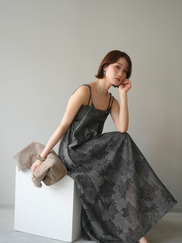 【預購】花朵蕾絲吊帶洋裝 / 灰色