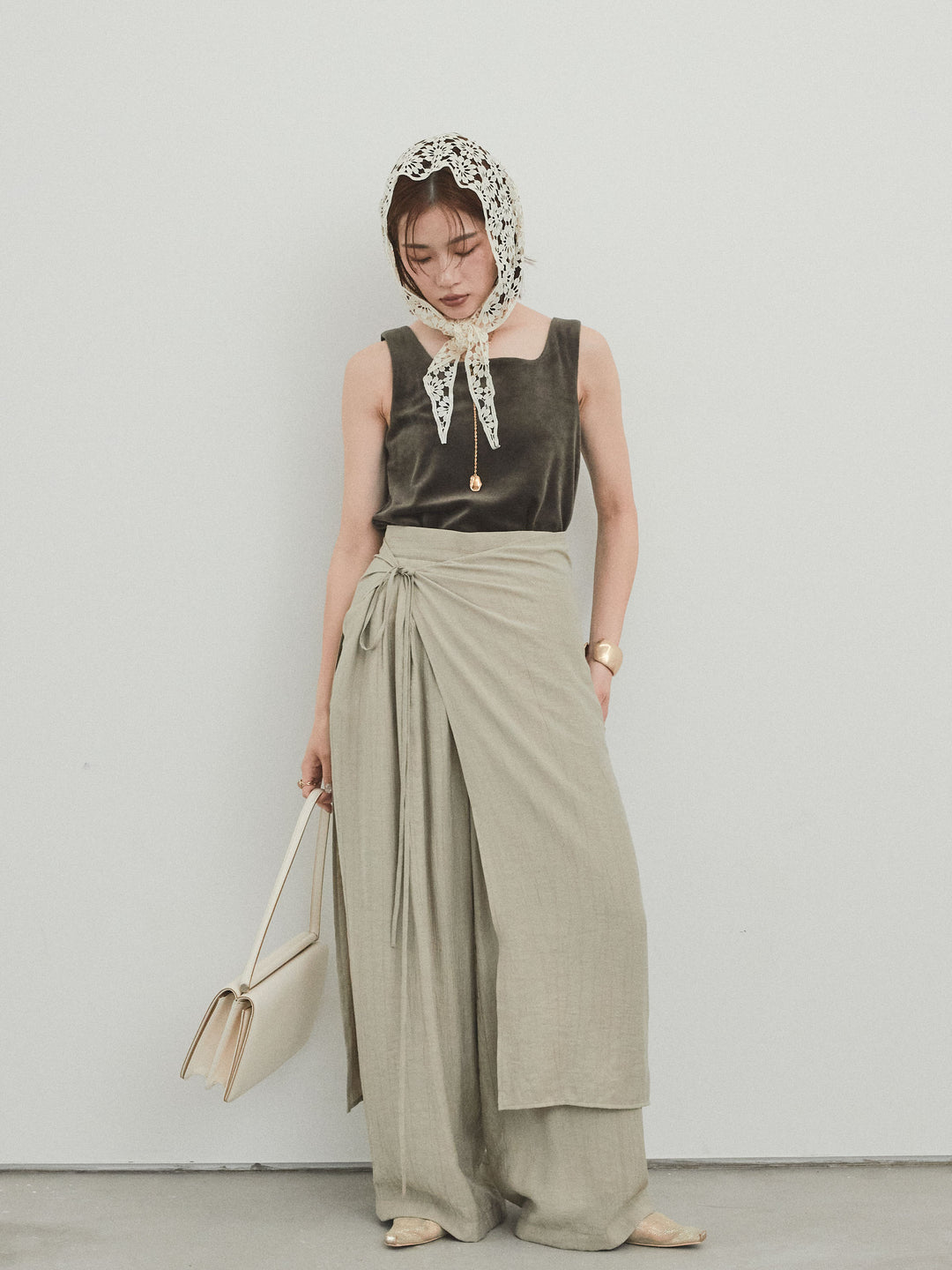 [SET]スクエアベロアタンクトップ+ワッシャーサテンレイヤードスカートパンツ(2set)