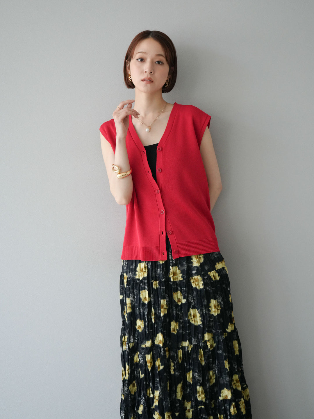 [SET] V領人造絲針織背心+花邊長裙（2件組）