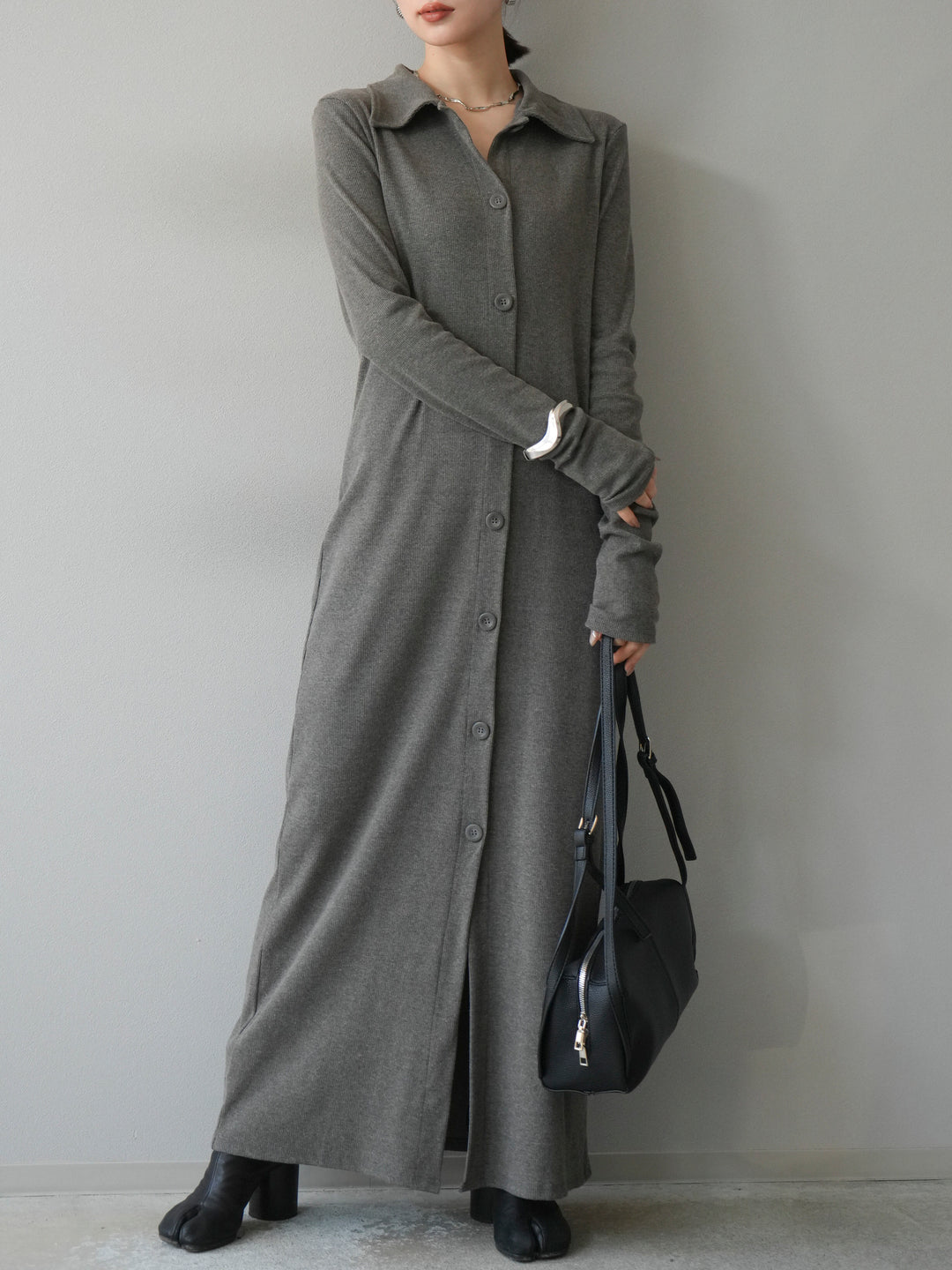 [予約]襟付きカットリブボタンワンピース/チャコール