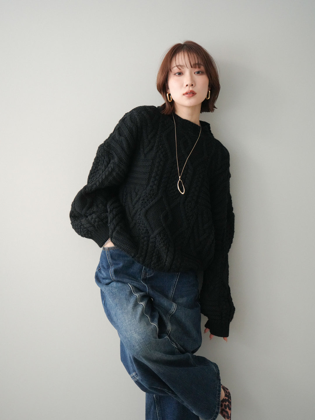 [予約]ケーブル編みモックネックニットプルオーバー/black