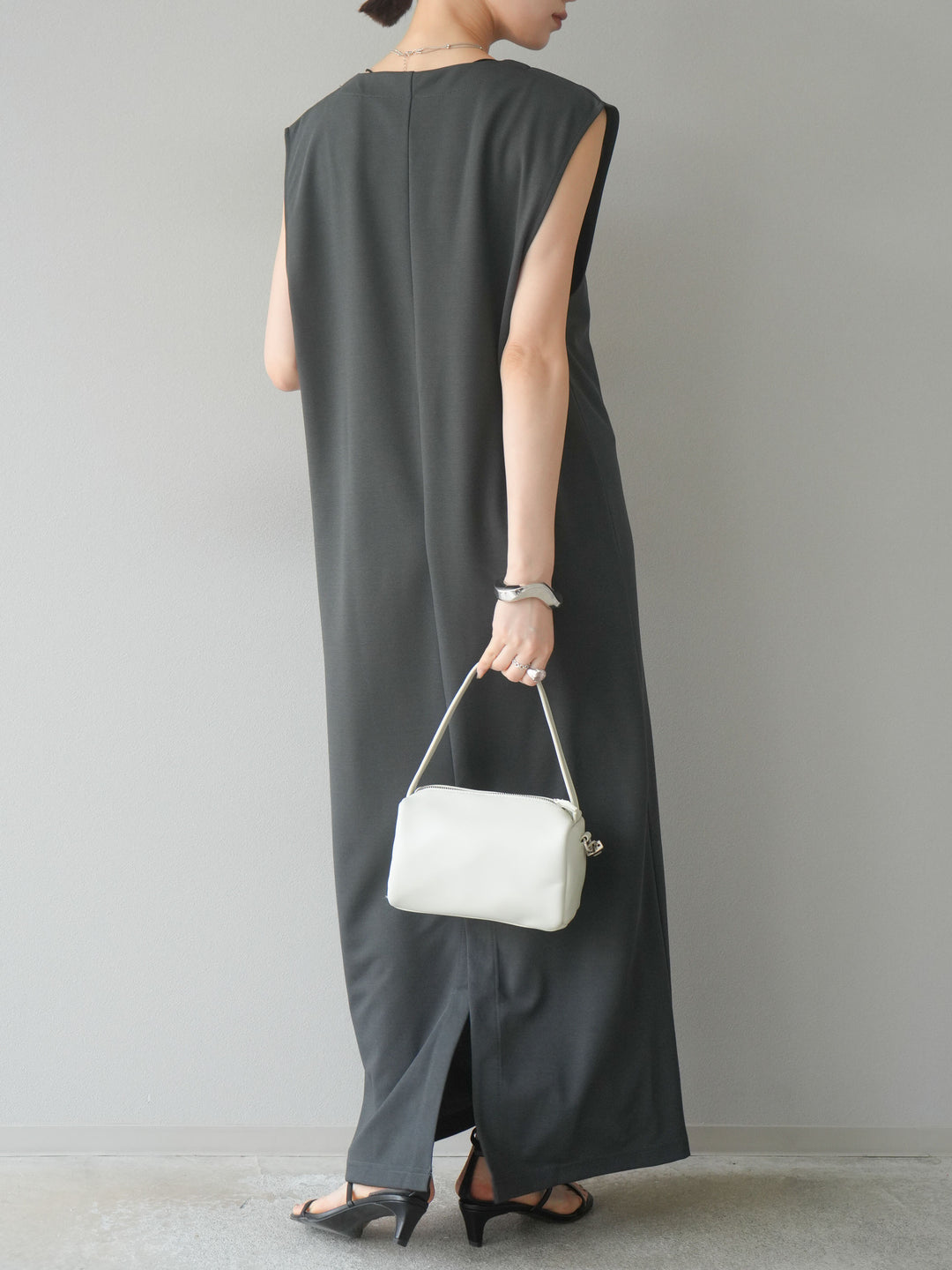 [予約]ライトポンチコード刺繍ワンピース/チャコール