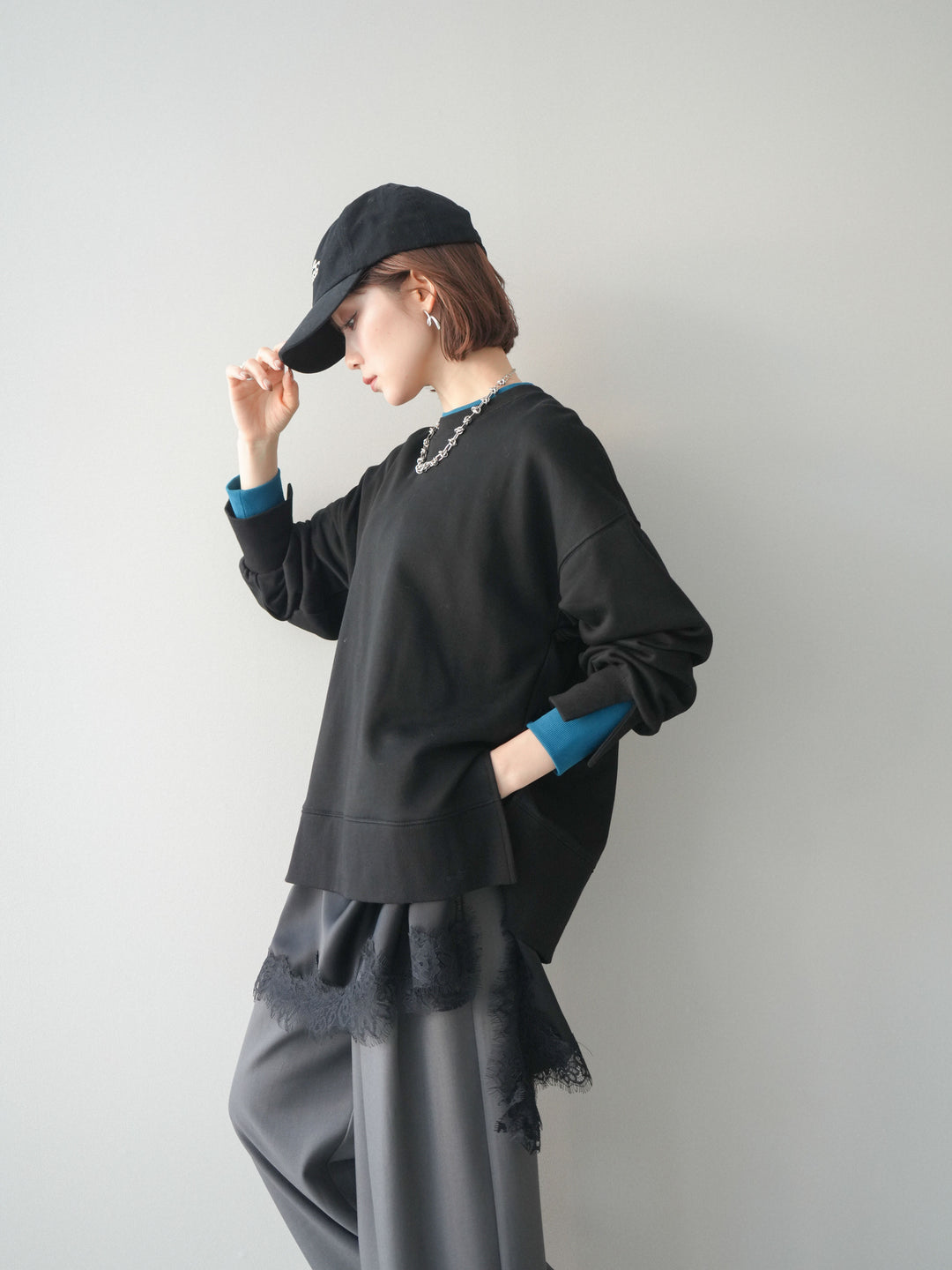 [予約]配色レイヤードデザインスエットプルオーバー/black