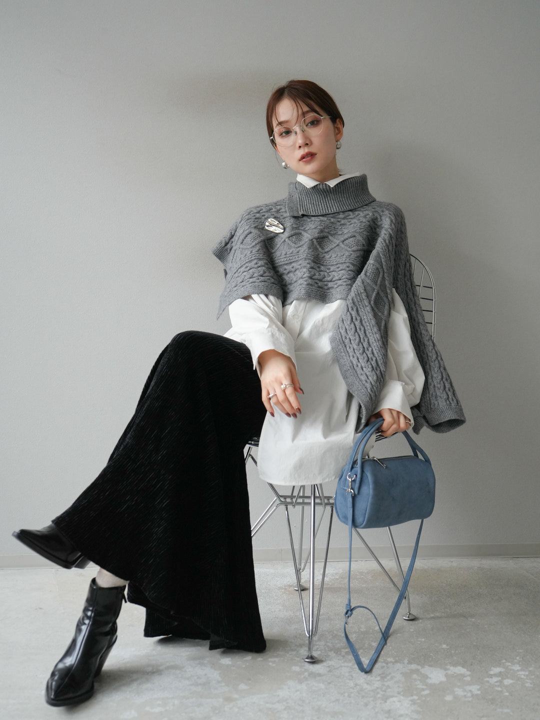 [予約]ケーブル編みニットケープ/グレー