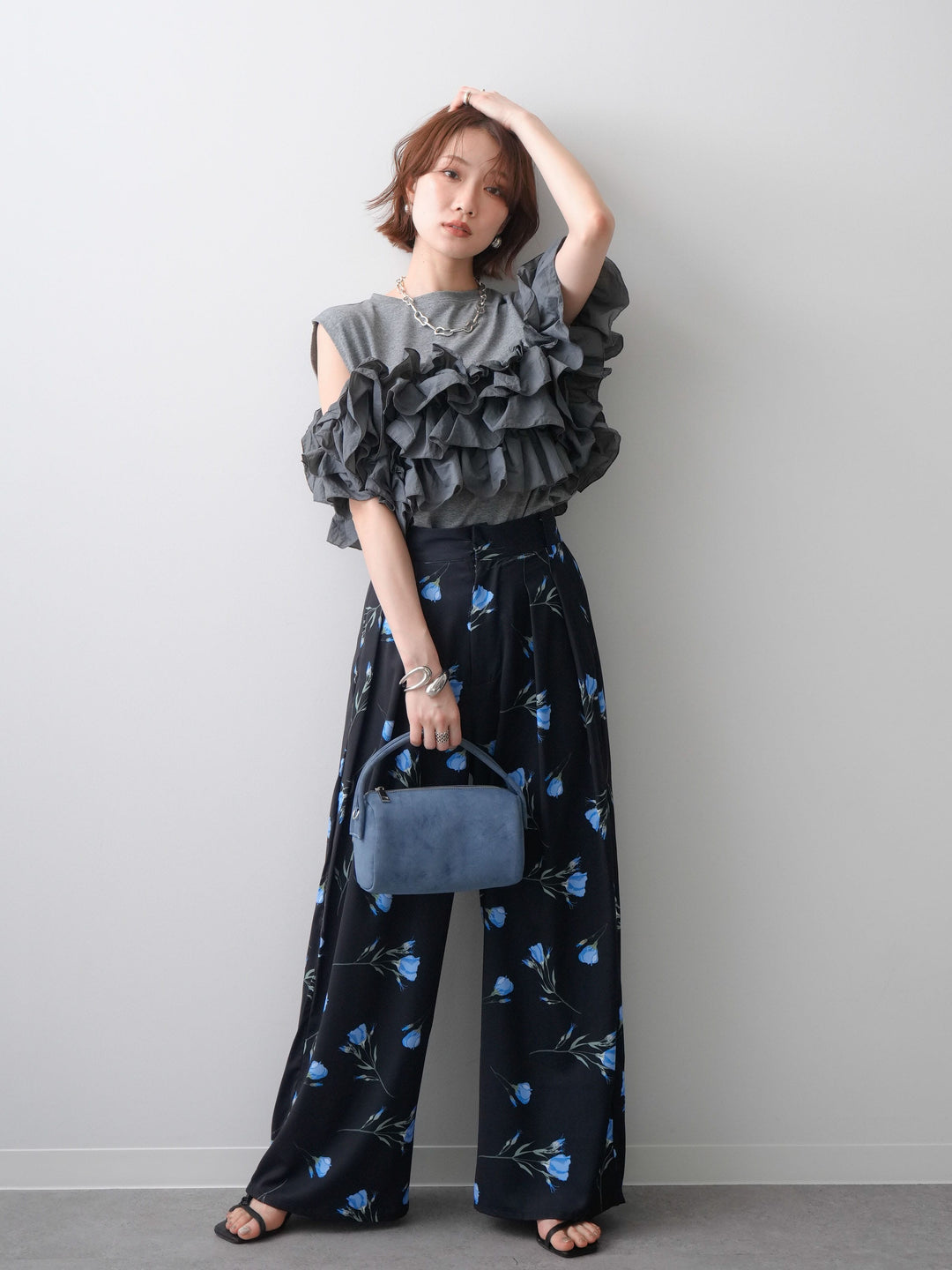 [SET]フリルドッキングノースリカットソー+フラワープリントドレープタックパンツ(2set)