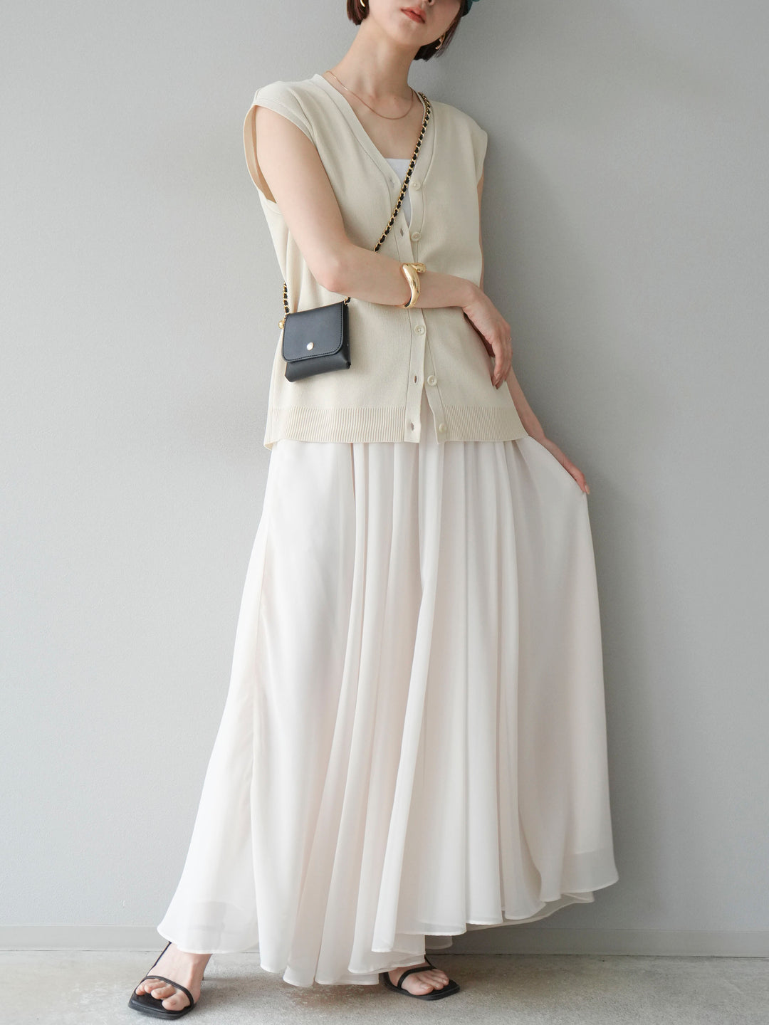 [SET] V領人造絲針織背心+雪紡喇叭裙（2件組）