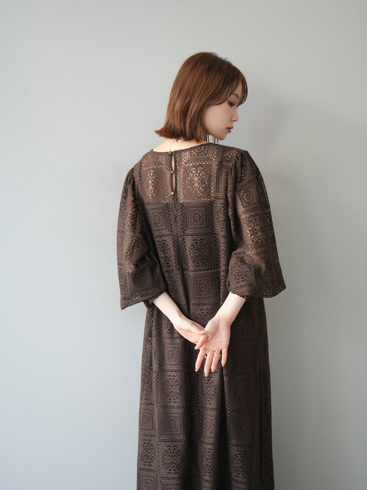 【套裝】塊蕾絲捲袖洋裝+塊蕾絲寬褲（2套）