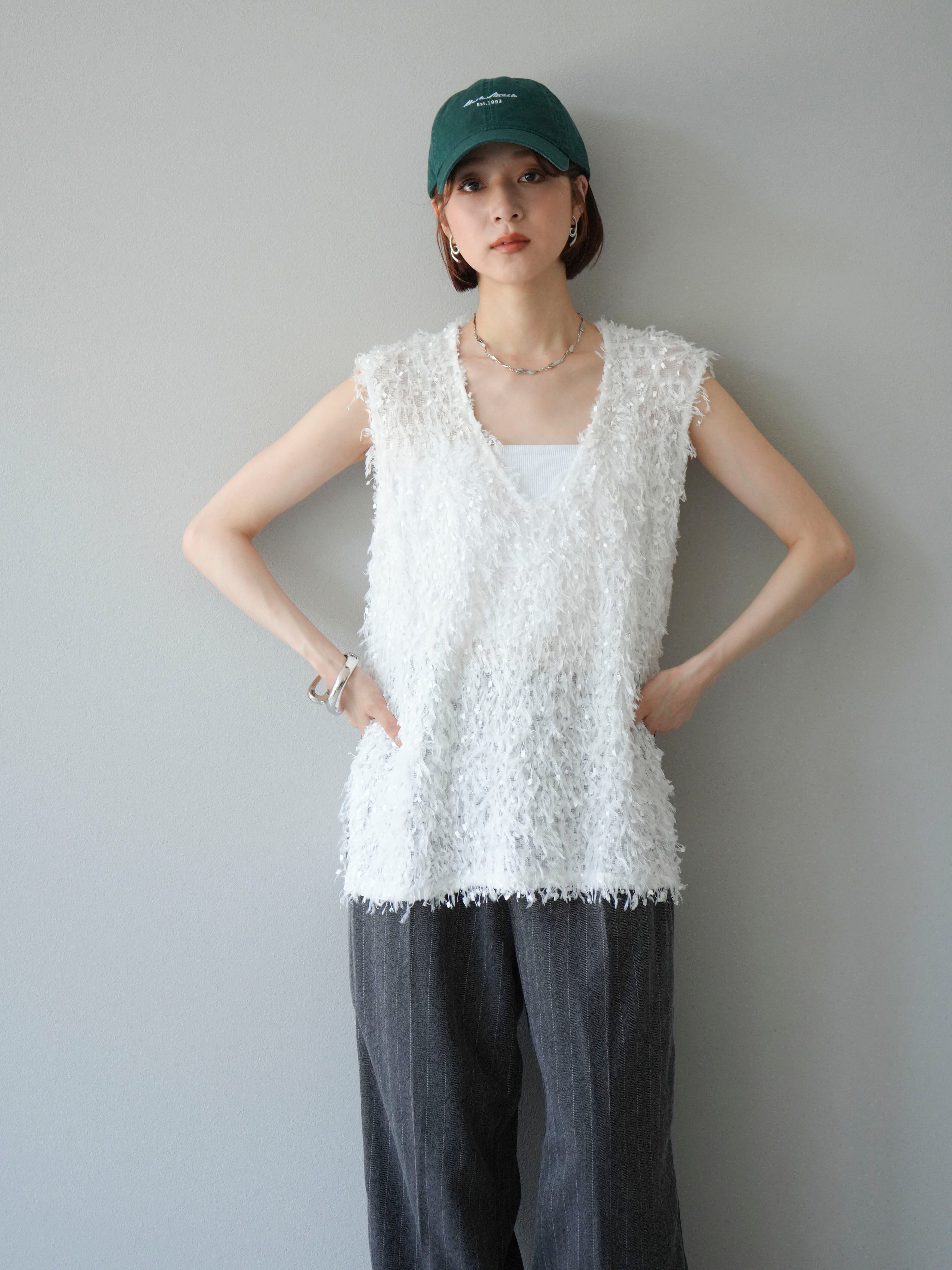 ホワイト Vネック ベスト 予約]フェザーVネックベスト/ホワイト – Lumier