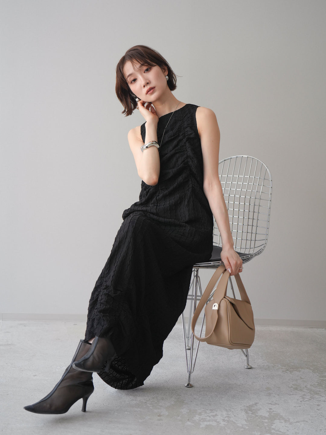 [予約]シャーリングジャガードノースリーブワンピース/black