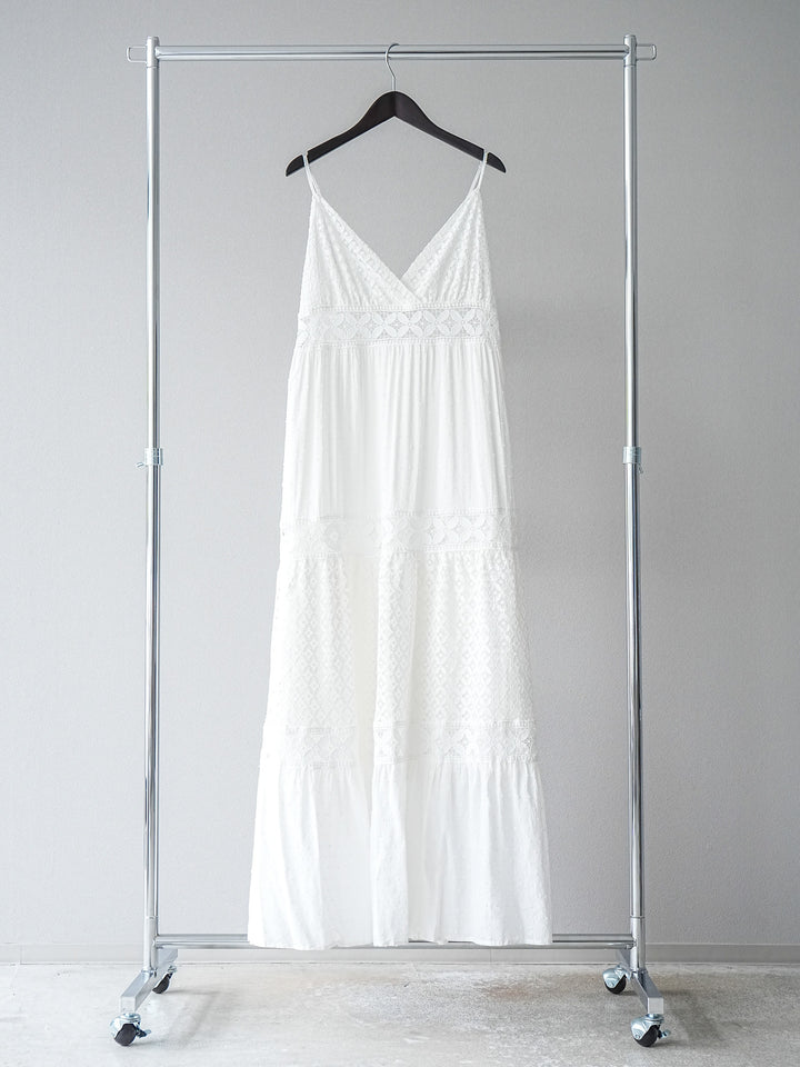 [SET] 蕾絲花邊吊帶裙+網紗羅紋罩杯吊帶背心（2件組）