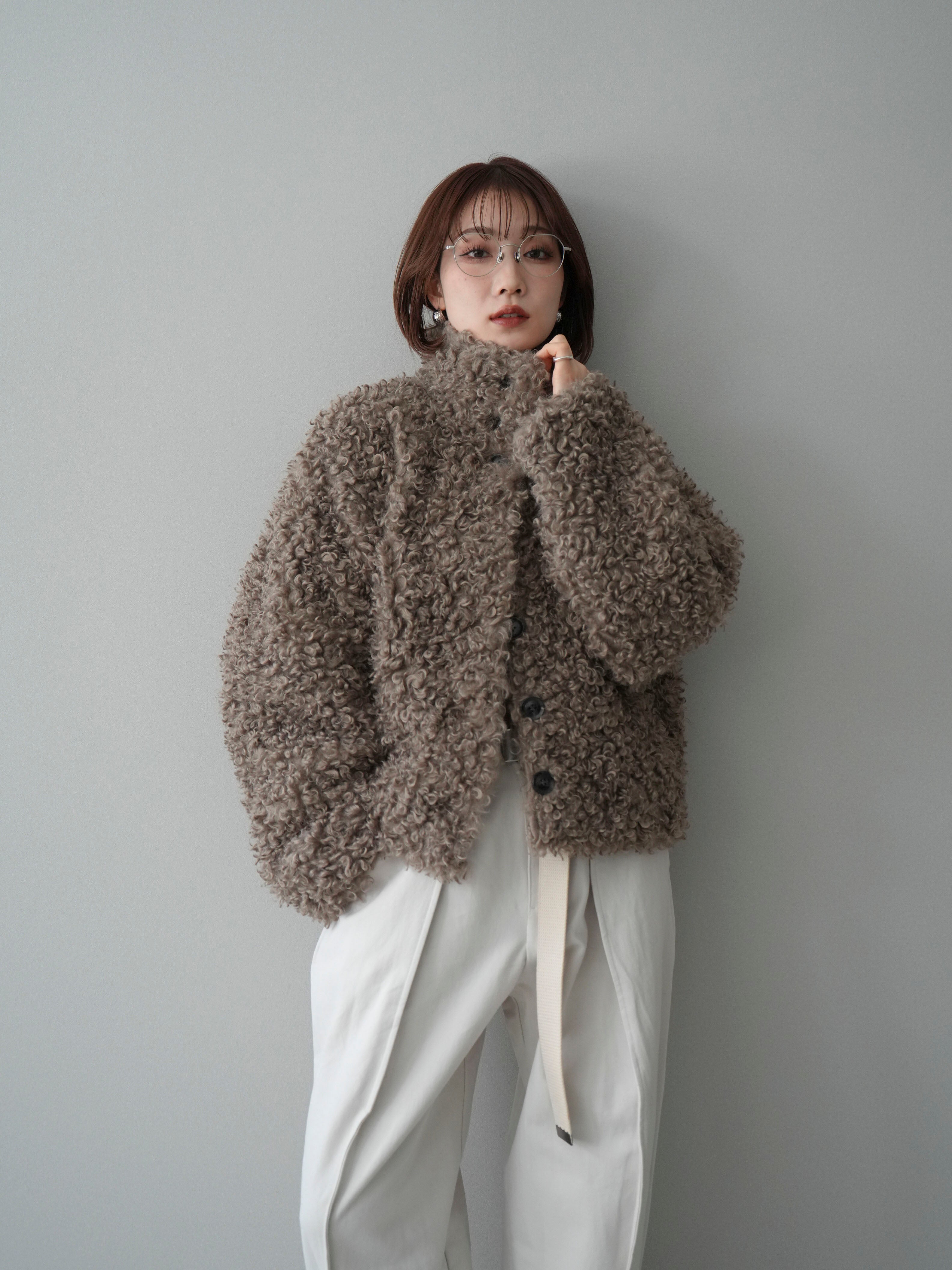 lumier✨完売品 新品プードルファーダブルミドルコート/beige 予約]プードルファーミドルスタンドブルゾン/beige – Lumier