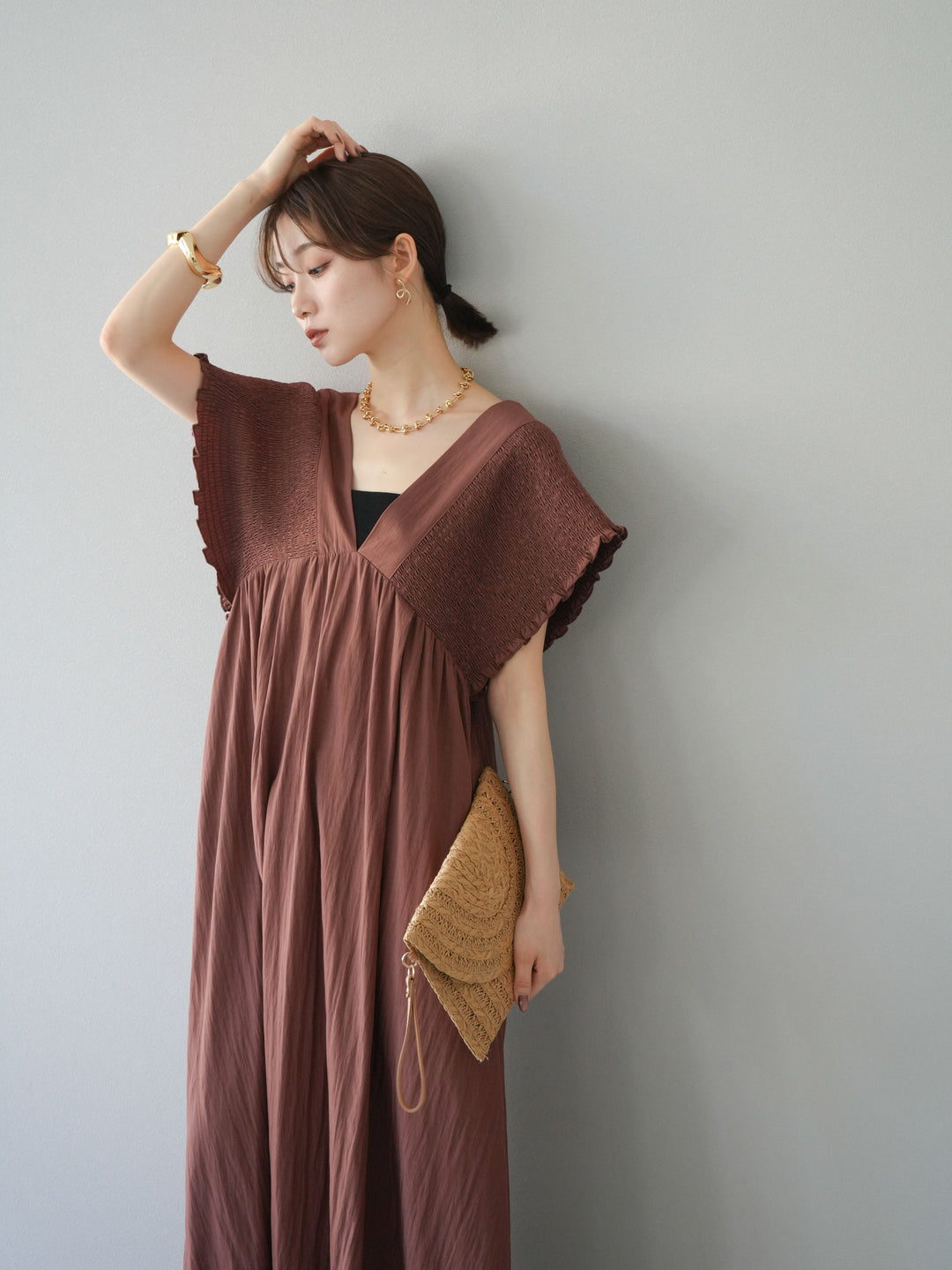 【預購】褶皺V領洋裝/棕色