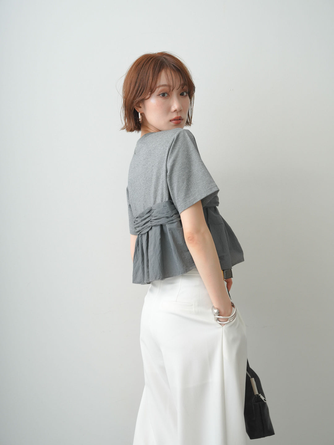 [SET]ナイロンドッキングツイストTEE +アシンメトリーベルトタックワイドパンツ(2set)