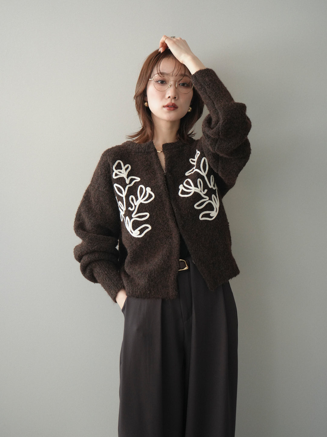 [予約]テープ刺繍ホック開きブークレニットカーディガン/darkbrown
