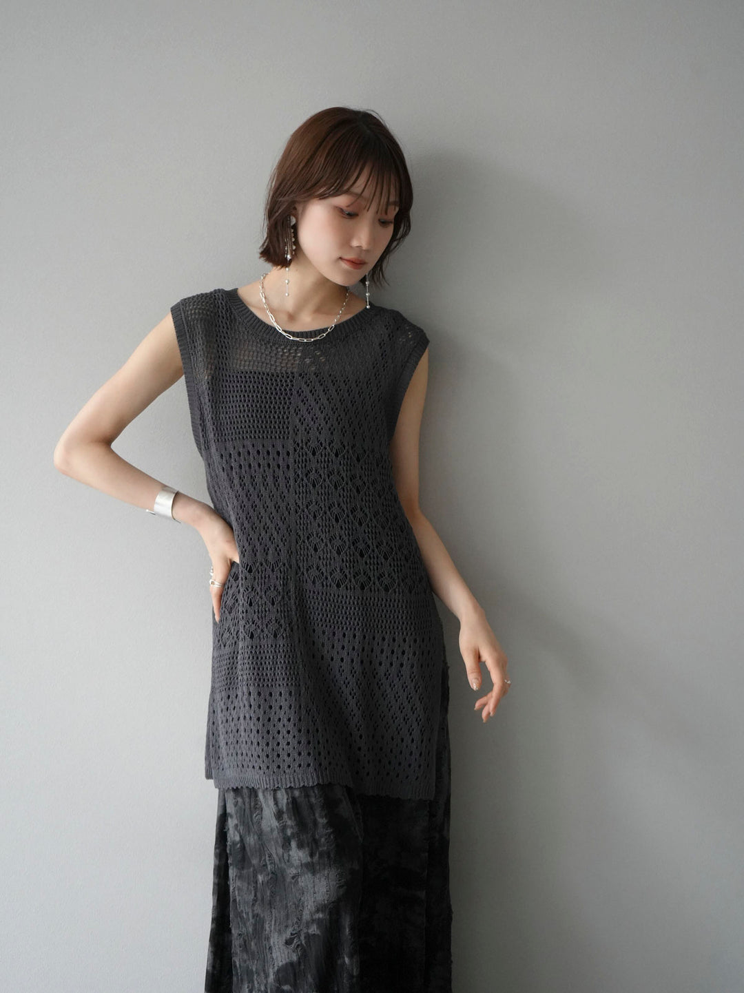 [Pre-order] Openwork side slit knit top/charcoal