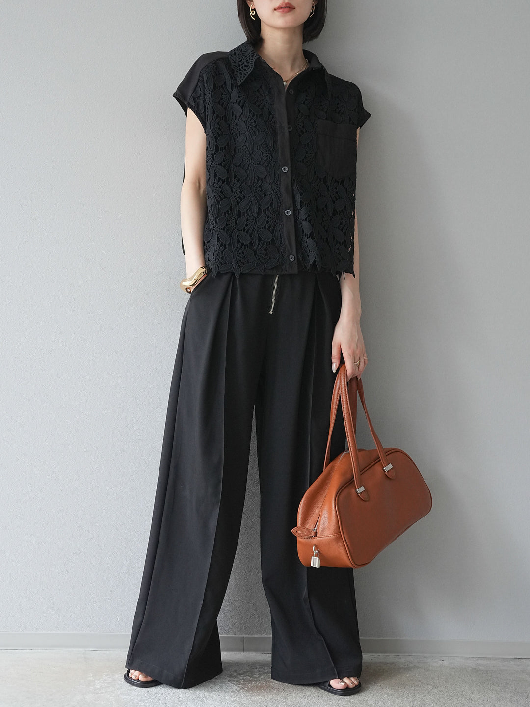 【預購】蕾絲分層抽繩襯衫/黑色